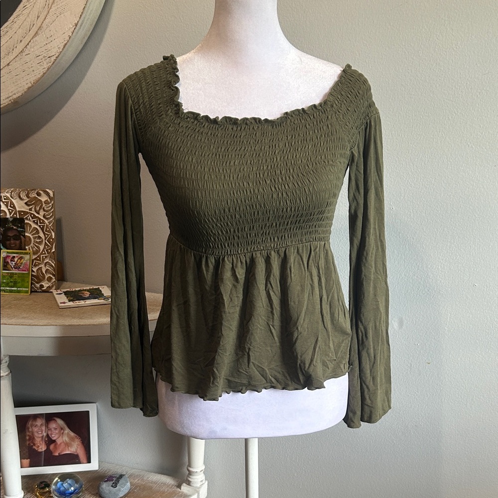[American Eagle Outfitters] Sage Green Smocked Blouse - Size XS